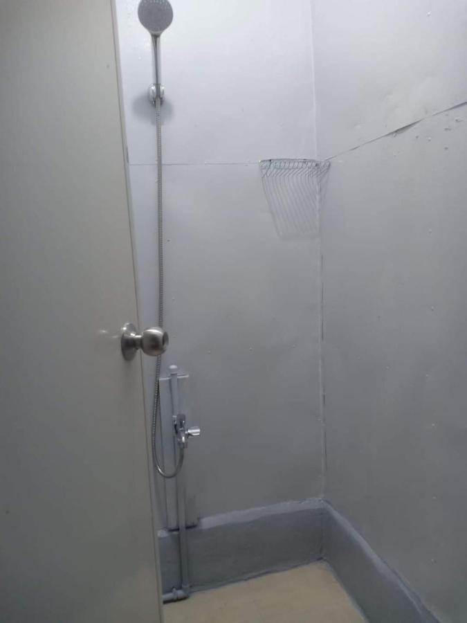 Lojed Sean Bed And Space Pasay Exterior photo